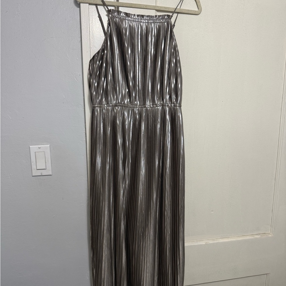 Banana Republic Silver Metallic Pleated Midi Dress | Size 8